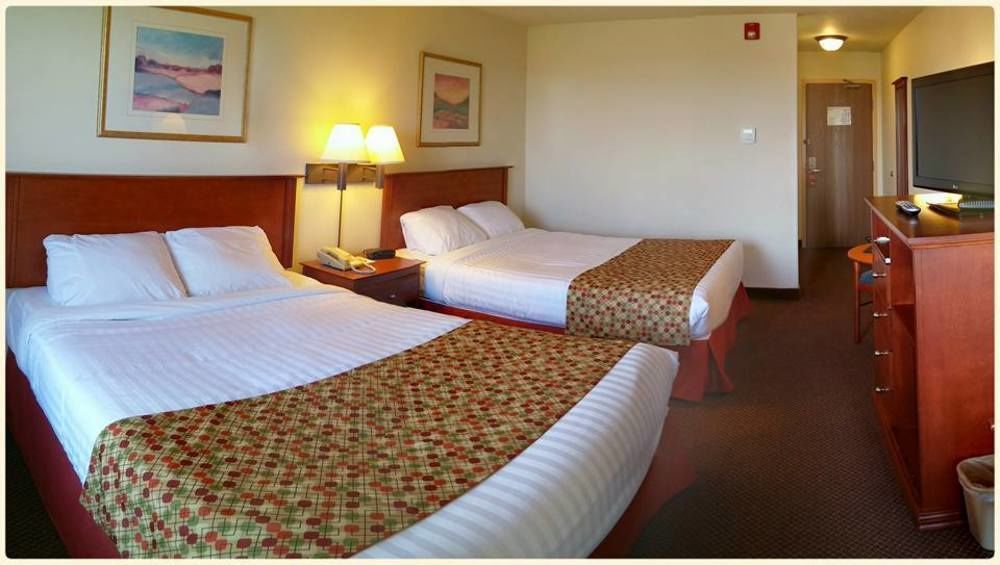Hotel Super 8 By Wyndham Caraquet Exterior foto